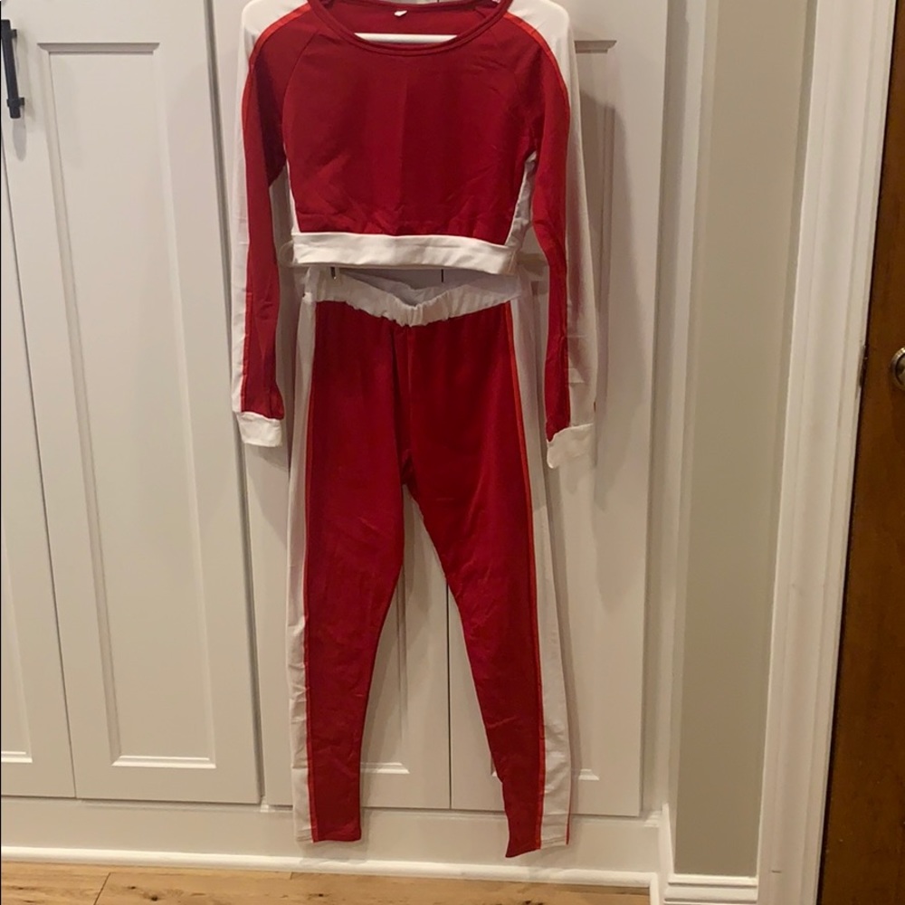 New Cropped sweat suit athletic suit top & bottom - Picture 2 of 5